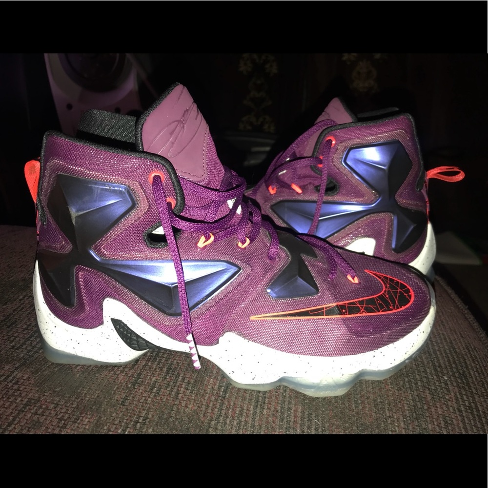 Lebron 13 Mulberry ‘Written in the Stars’